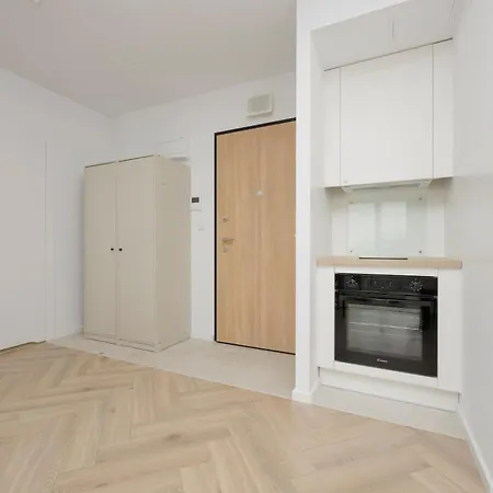 Modern With Balcony Near Aleje Jerozolimskie By Renters 아파트 바르샤바