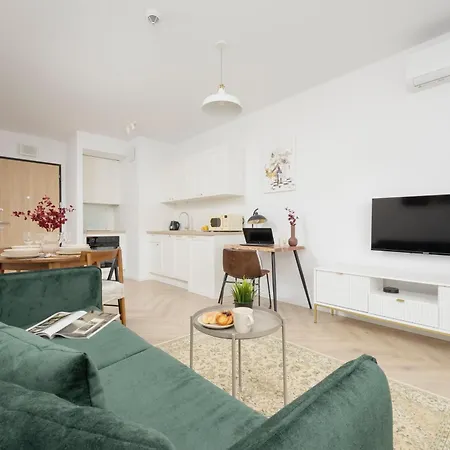 Modern With Balcony Near Aleje Jerozolimskie By Renters * Varsavia