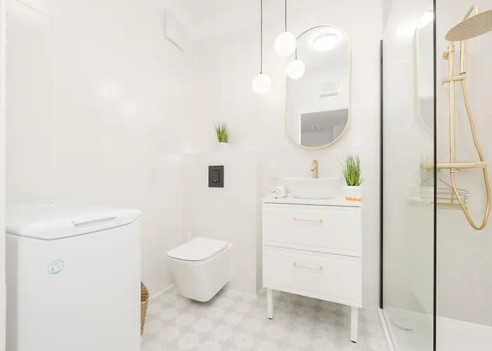 Modern With Balcony Near Aleje Jerozolimskie By Renters Appartamento *