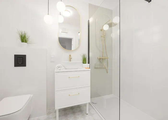 Modern With Balcony Near Aleje Jerozolimskie By Renters Appartamento