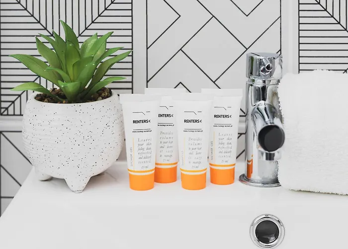 Modern With Balcony Near Aleje Jerozolimskie By Renters *