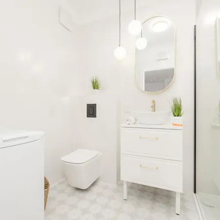 Modern With Balcony Near Aleje Jerozolimskie By Renters 아파트 *