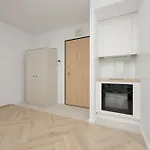Modern With Balcony Near Aleje Jerozolimskie By Renters Lägenhet Warszawa