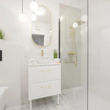 Modern With Balcony Near Aleje Jerozolimskie By Renters Apartament