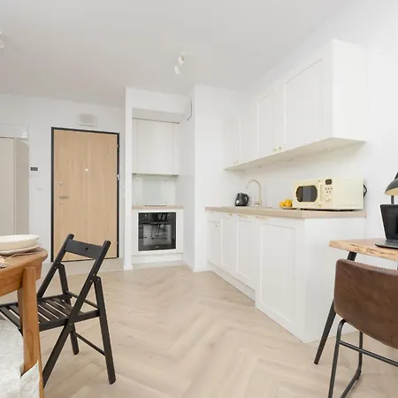 Modern With Balcony Near Aleje Jerozolimskie By Renters Warszawa