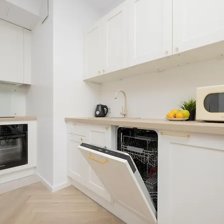 Lägenhet Modern With Balcony Near Aleje Jerozolimskie By Renters Warszawa